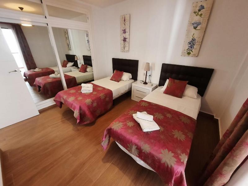 2 bedroom apartment with pool and barbecue - image 23