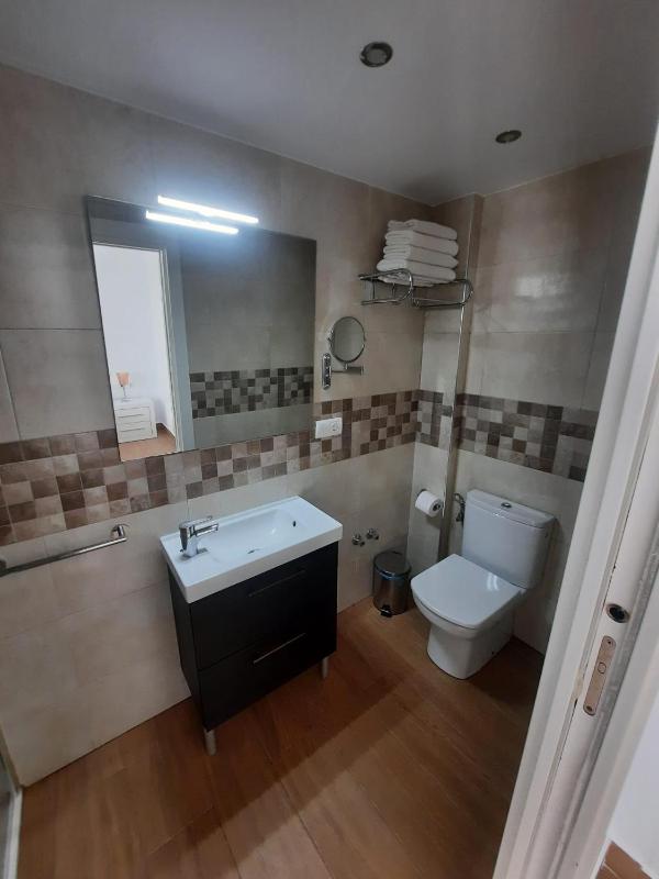 2 bedroom apartment with pool and barbecue - image 21