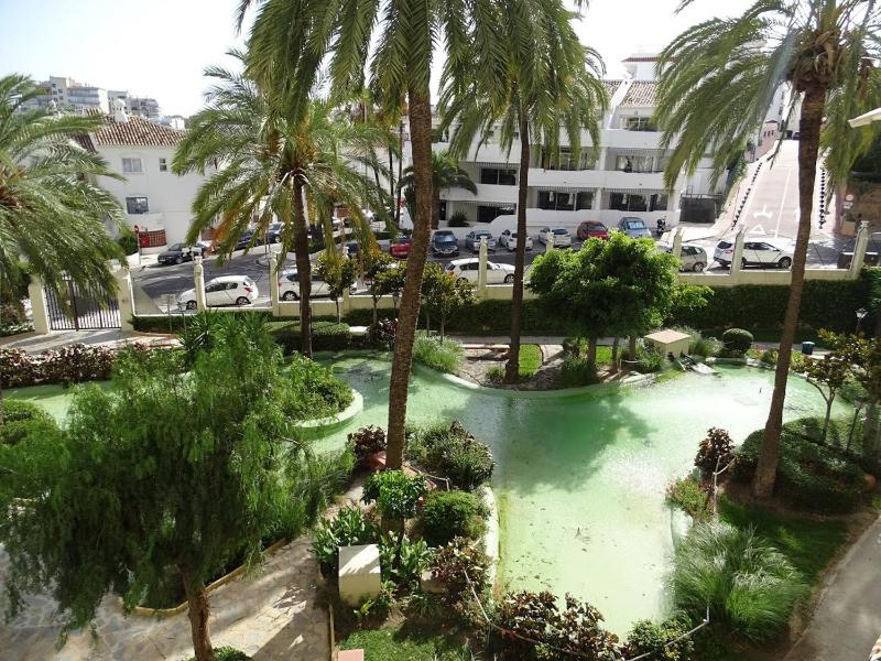 Benalmadena Front Line Sea View 1 Bedroom Large Apartment - image 4