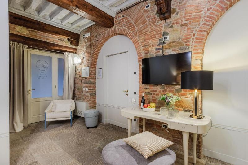 Lucca Heritage Retreat - image 19
