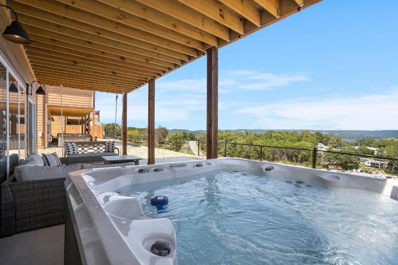Four-Bedroom Holiday Home image 1