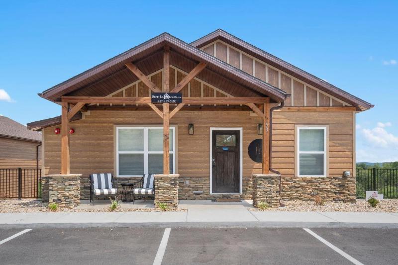 Four-Bedroom Holiday Home image 2