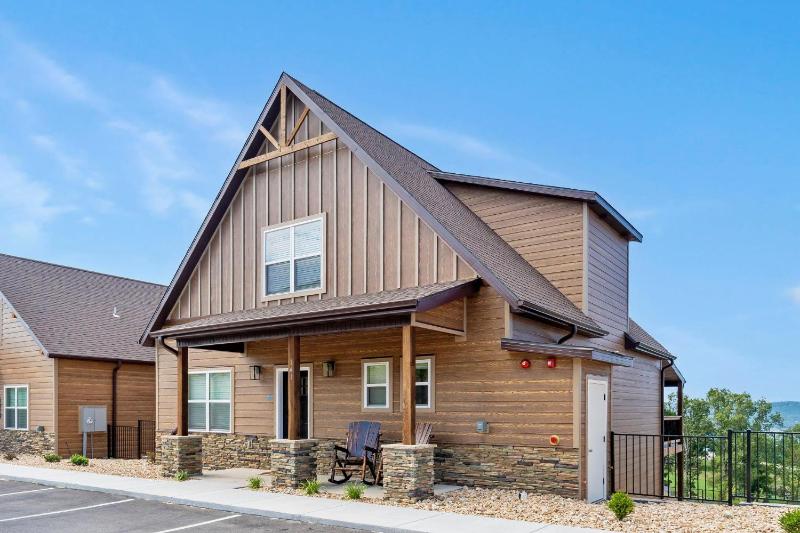 Five-Bedroom Holiday Home image 3
