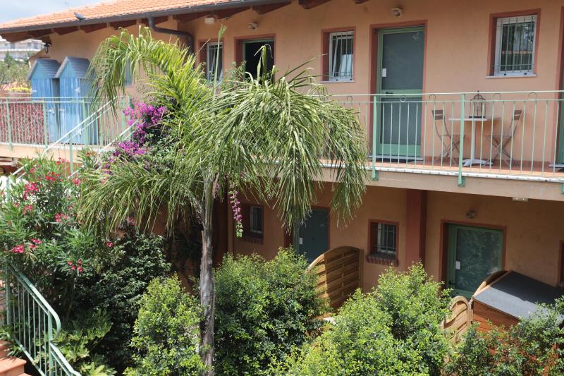 Standard Double or Twin Room - Garden Side image 1