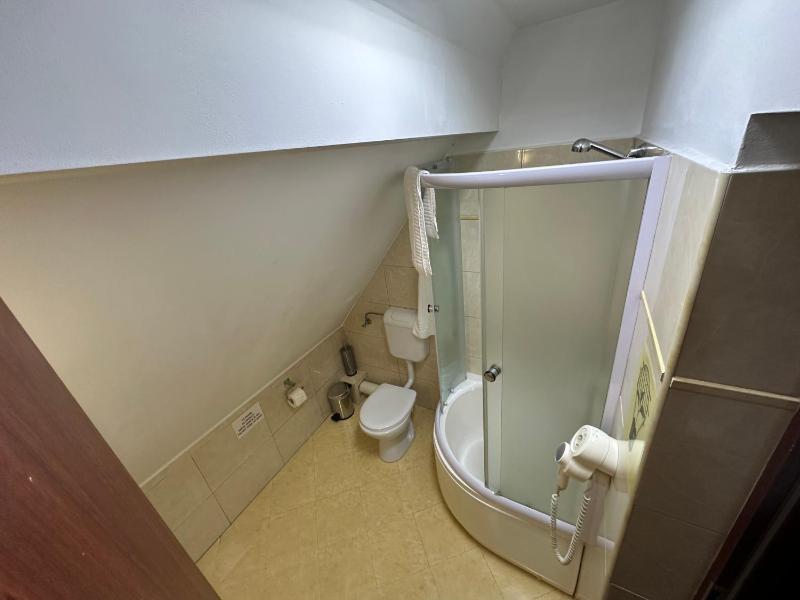 Single Room image 3