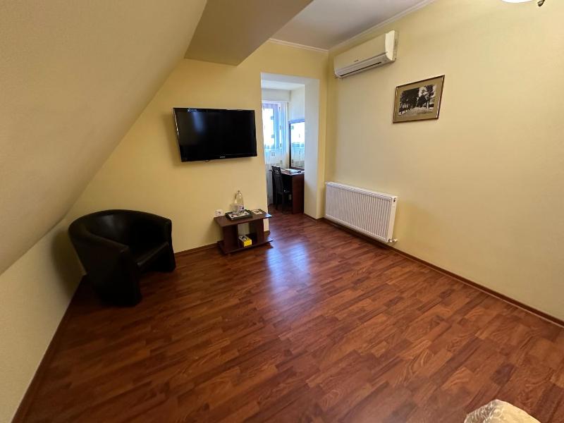 Single Room image 4