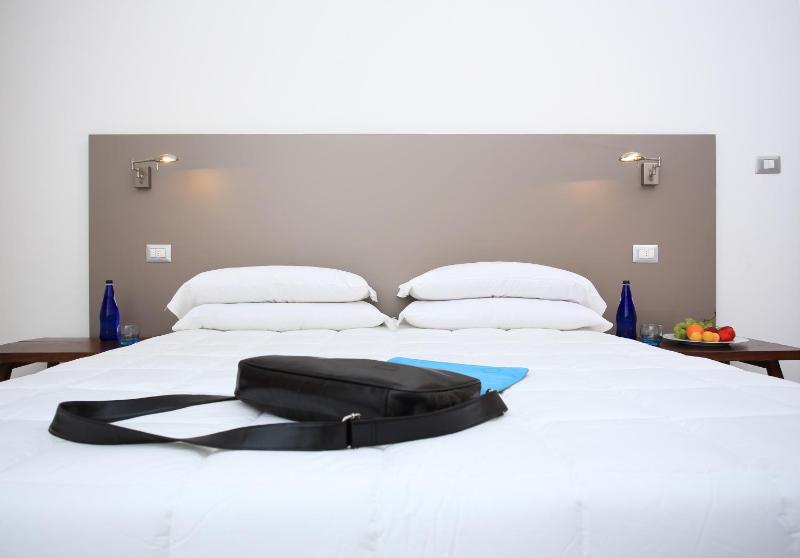 Double or Twin Room image 3