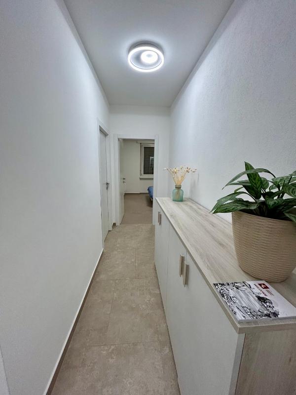 La Veranda Guest Rooms - Free Public Transport & Parking close to City Center - image 2