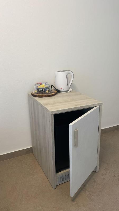 La Veranda Guest Rooms - Free Public Transport & Parking close to City Center - image 4