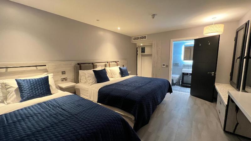 Triple Room image 2