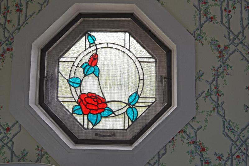 Queen Room image 3