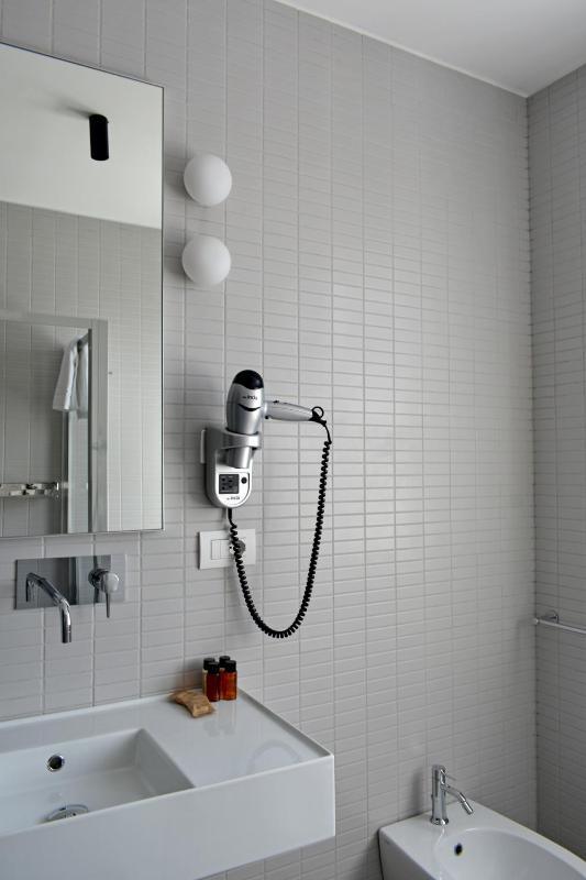 Quadruple Room image 4