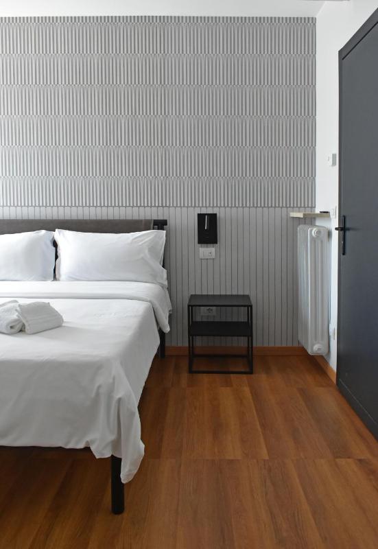 Double Room image 1