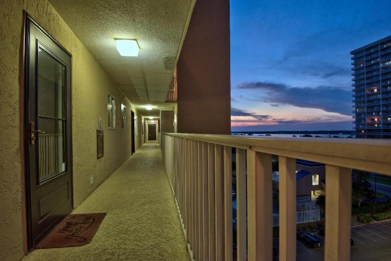 Edgewater West 82 - image 1