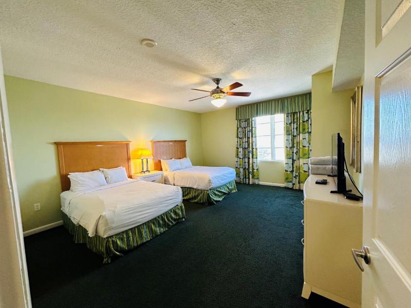 Three-Bedroom Suite image 3