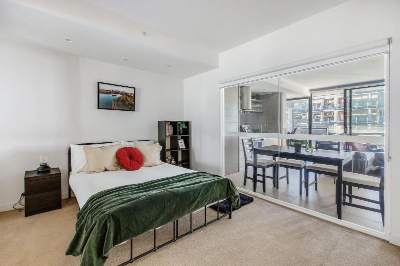 Yarra Mirage - Urban Chic meets Cosy Retreat - image 8