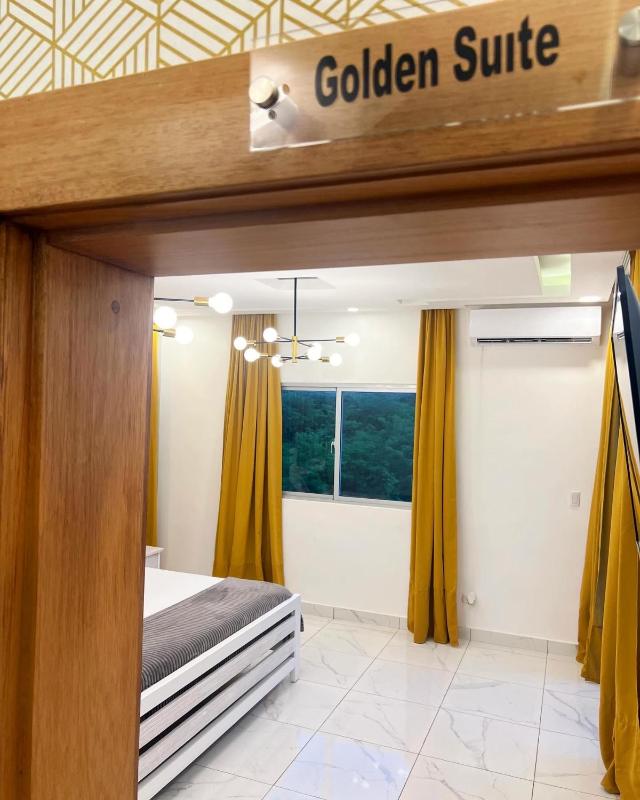 5 Star Villa minutes from Airport and Beaches - image 8