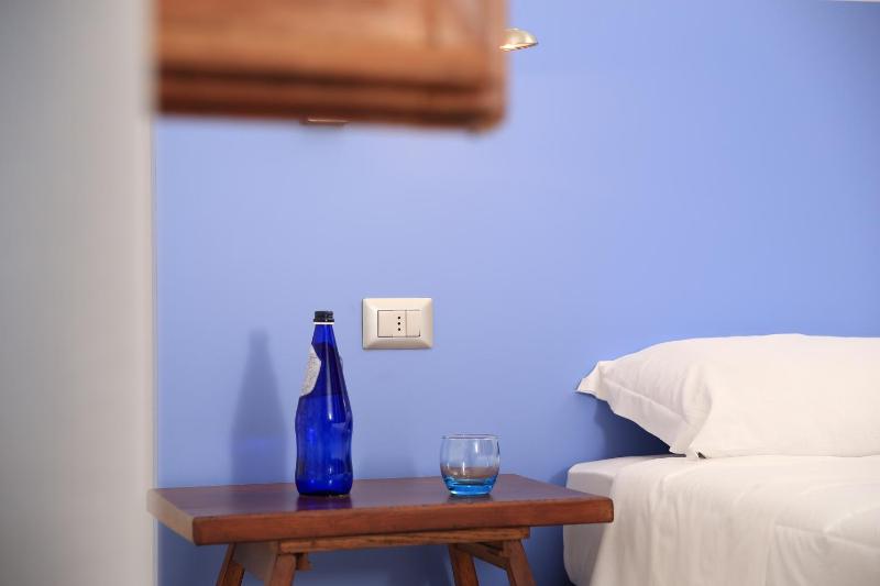 Superior Double or Twin Room with Sea View image 3