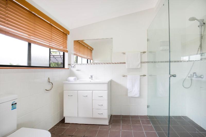 Hidden Orchard - Pet Friendly - 4 Mins Walk to Beach - image 26