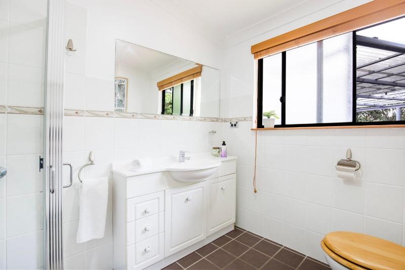 Hidden Orchard - Pet Friendly - 4 Mins Walk to Beach - image 25