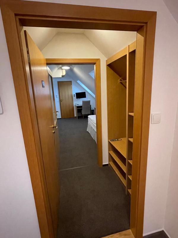 Deluxe Twin Room image 2