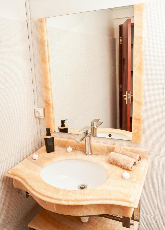 Appartement T2 avec ascenseur privé - image 14