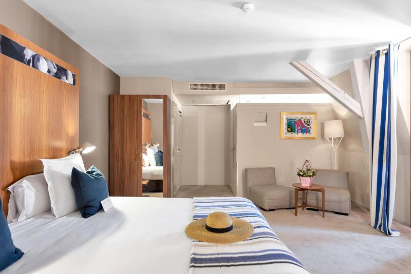 Executive Room image 2