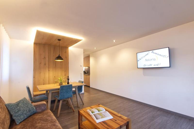 One-Bedroom Apartment image 4