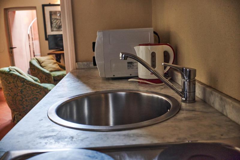 Large One-Bedroom Apartment with Terrace (3 Adults) image 2