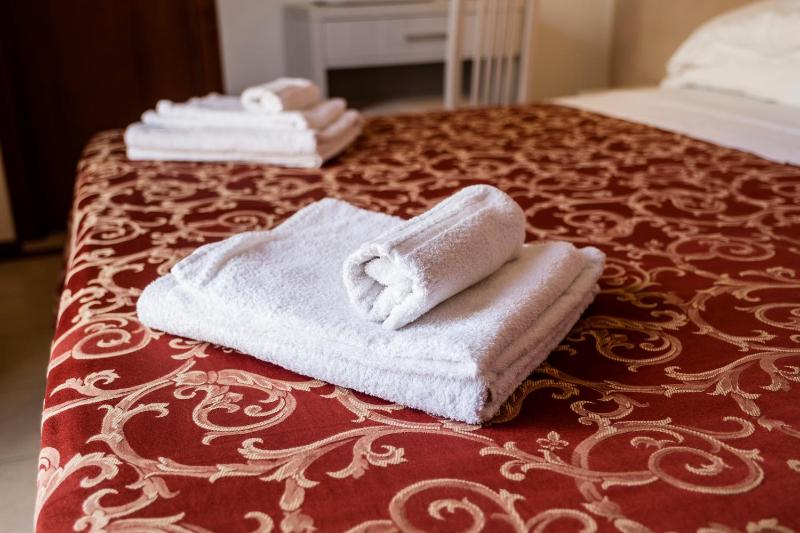 Quadruple Room with Balcony image 2