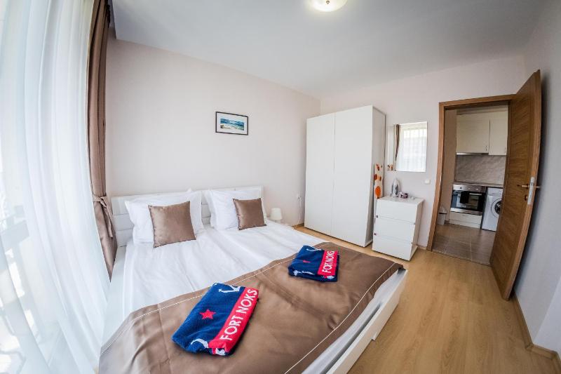 Three-Bedroom Apartment with Balcony image 1