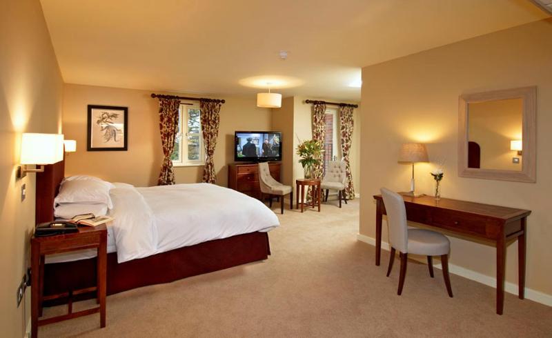 Standard Double Room - Courtyard Side image 4