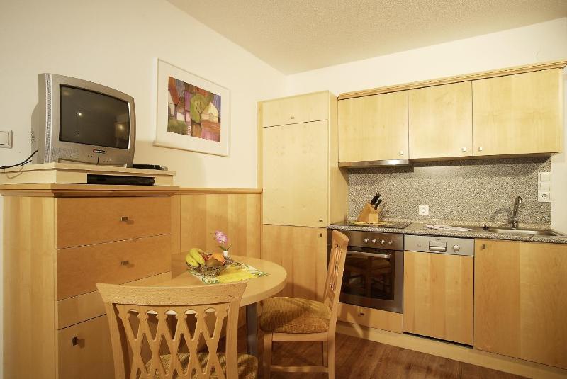 One-Bedroom Apartment with Balcony (2 Adults) image 3