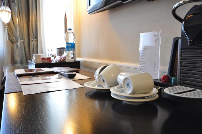 Executive Double Room image 2