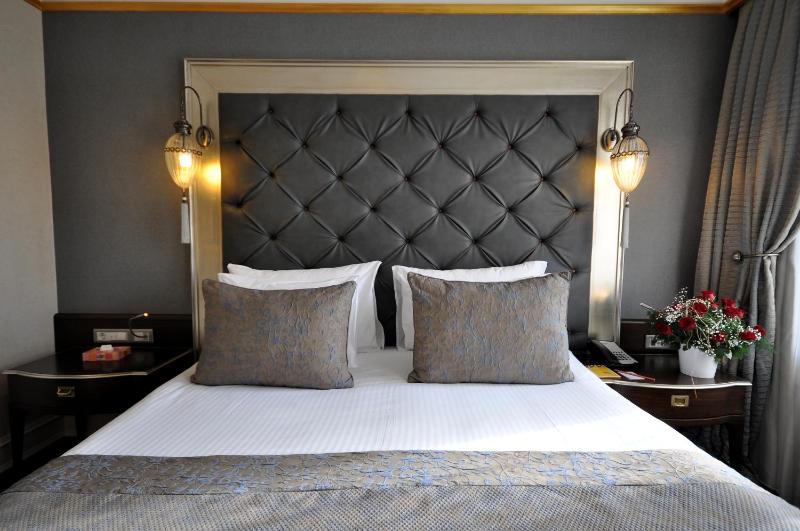 Deluxe Family Room image 2