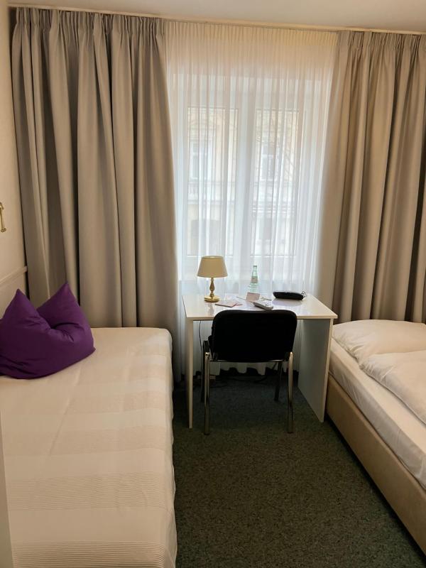 Single Room image 4