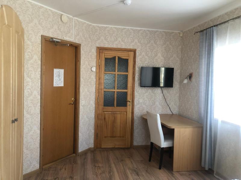 Twin Room image 3