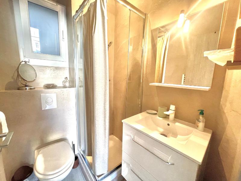 One-Bedroom Apartment image 3