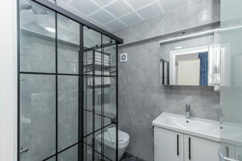 Deluxe Triple Room image 4