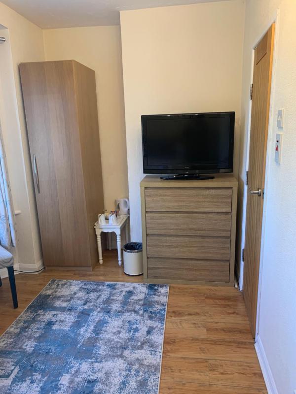 Double Room image 3