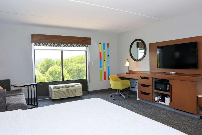 King Room - Mobility Access/Non-Smoking image 4