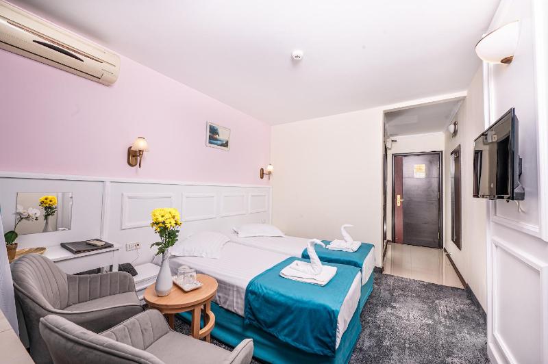 Vista Double Room Sea View image 3