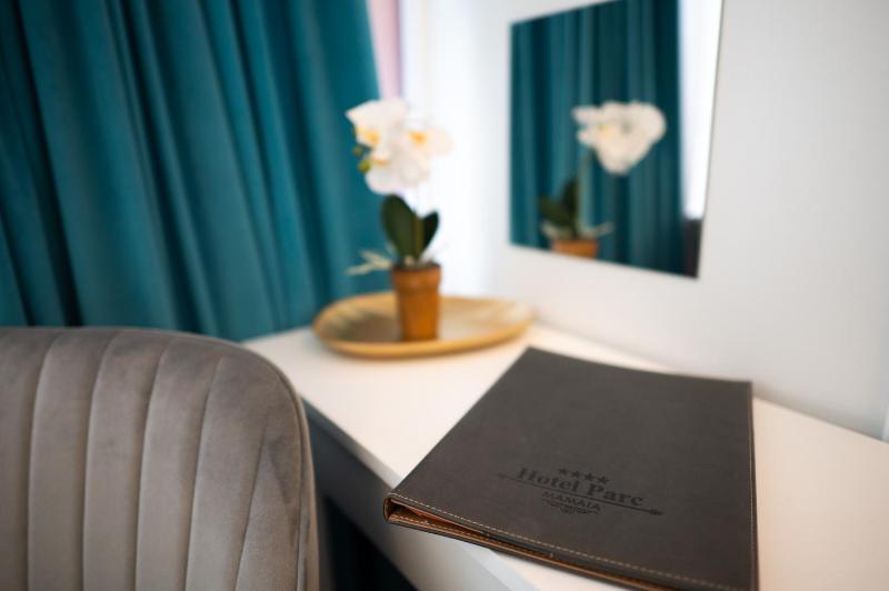 Vista Double Room Sea View image 4