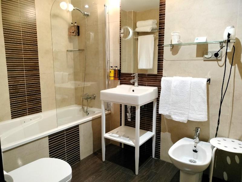 Triple Room image 2