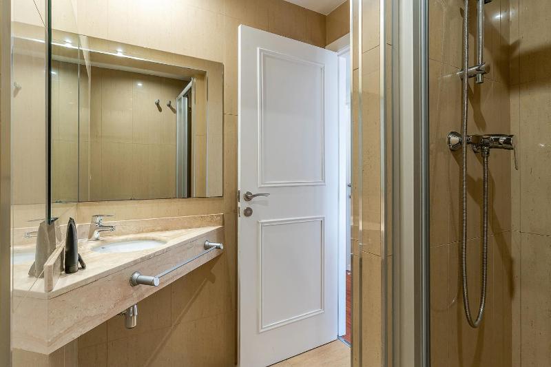 Deluxe Apartment image 3