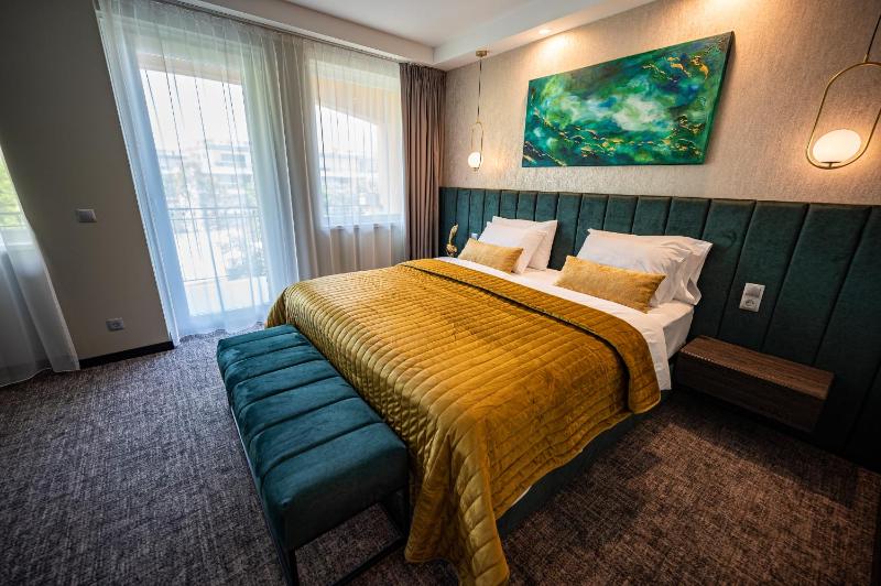 Deluxe Double Room image 2