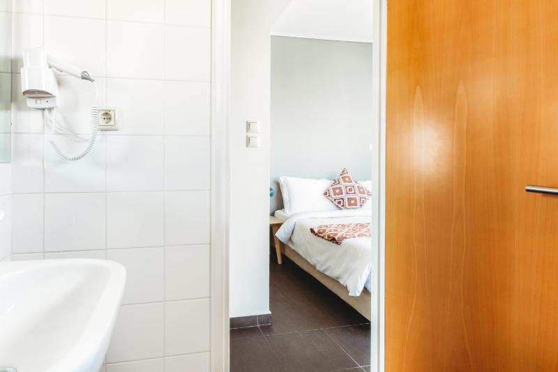 Family Suite with Acropolis Views & Dining Terrace image 4