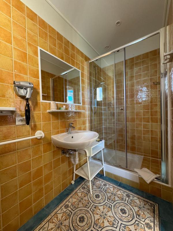 Superior Double Room with Terrace and Sea view  image 2