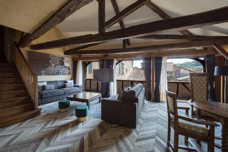 Family Suite with One Double Bed and Two Sofa Beds image 2