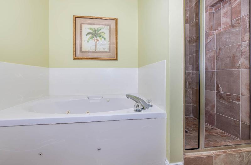 1D Canterbury Court villa - image 7